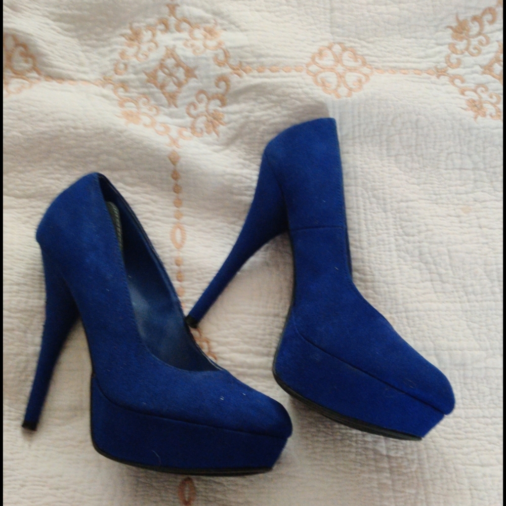 Shoes - Picture 2 of 3